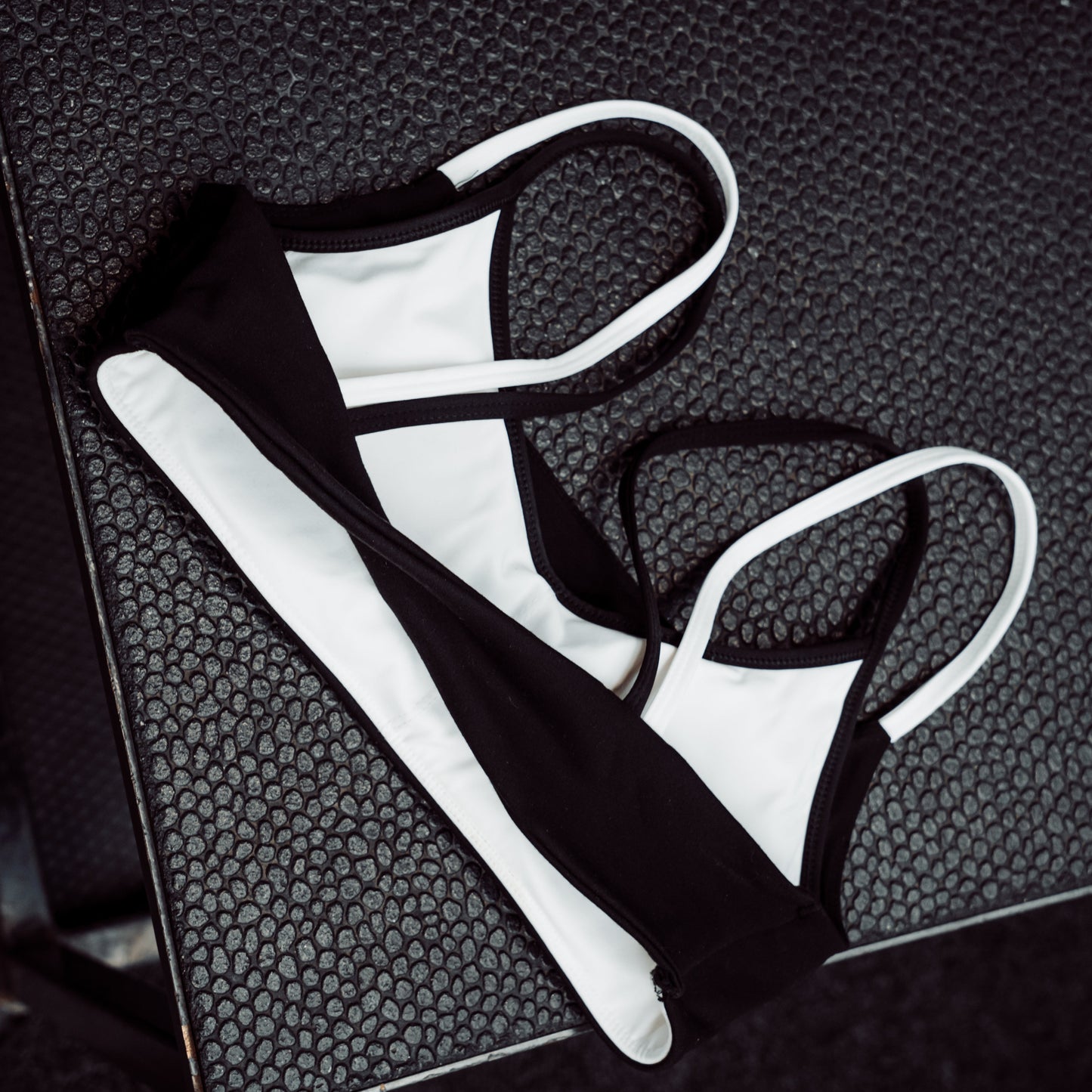 TWO-TONE SPORTS BRA